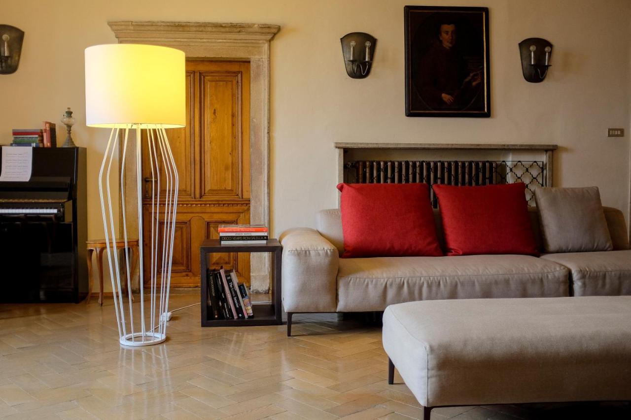 Hotel Weisses Roessl Caldaro Esterno foto